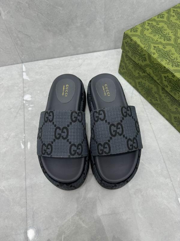 Gucci Men's Slippers 527